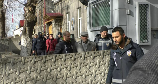 Kars’ta cinayet zanlıları adliyeye sevk edildi