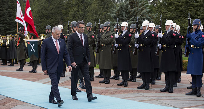 Yıldırım, KKTC Başbakanı Erhürman’ı resmi törenle karşıladı