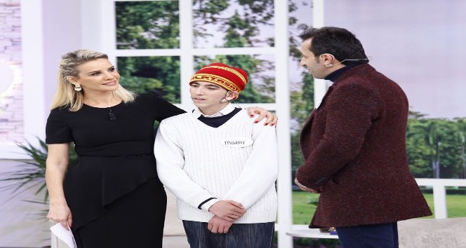 Esra Erol, “Kitaplar yakılmasın” diyen Murat Sökük’ün eğitim masraflarını üstlendi