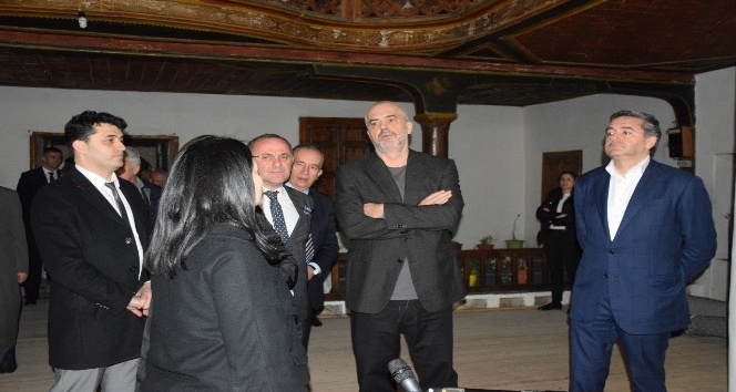 Arnavutluk Başbakanı Edi Rama Berat’ta TİKA’nın Restorasyon Projelerini İnceledi