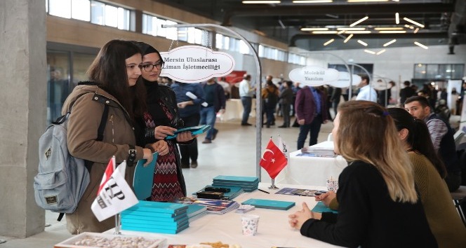 AGÜ, Mezun Olacak Öğrencilerini, Firmalarla Buluşturdu