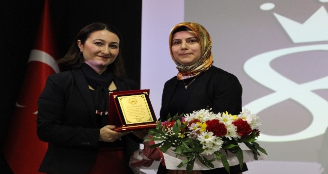 Lise öğrencilerine ’Dünden Bugüne Türk Kadını’ semineri