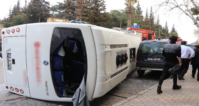 Kahramanmaraş’ta freni patlayan halk otobüsü yan yattı: 29 yaralı