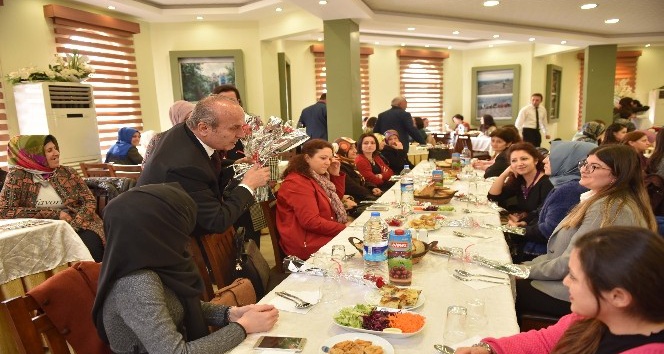 Başkan Arslan,  kamu kurumundaki bayanlarla bir araya geldi
