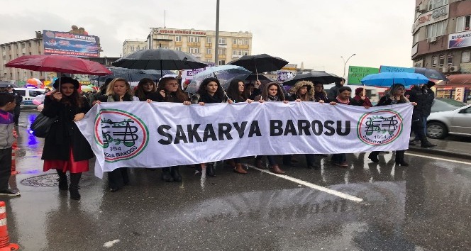 Sakarya’da kadınlar 8 Mart için yürüdü
