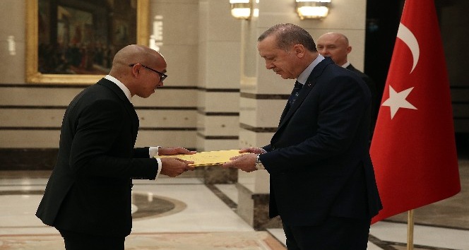 Cumhurbaşkanı Erdoğan’dan güven mektubu kabulü