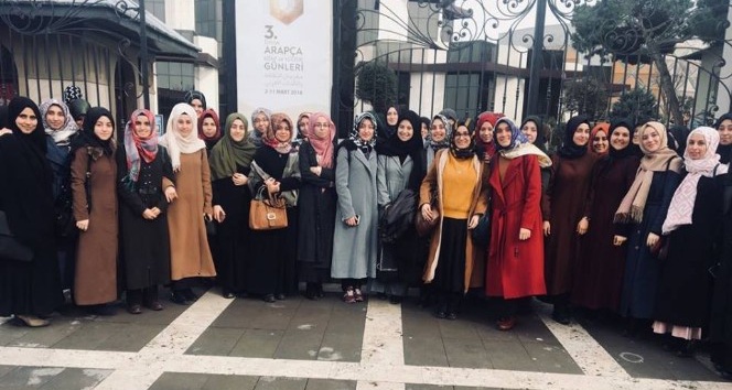 SAÜ İlahiyat öğrencileri Arapça Kitap Fuarına katıldı