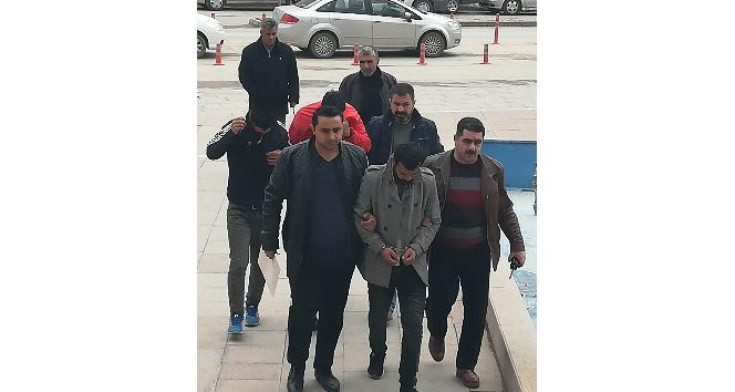 Güvenlik kameralarını izleyen polis hırsızları yakaladı