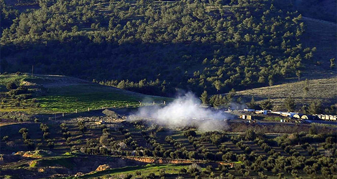 Suriye’de YPG mevzileri fırtına obüsleri ile vuruluyor