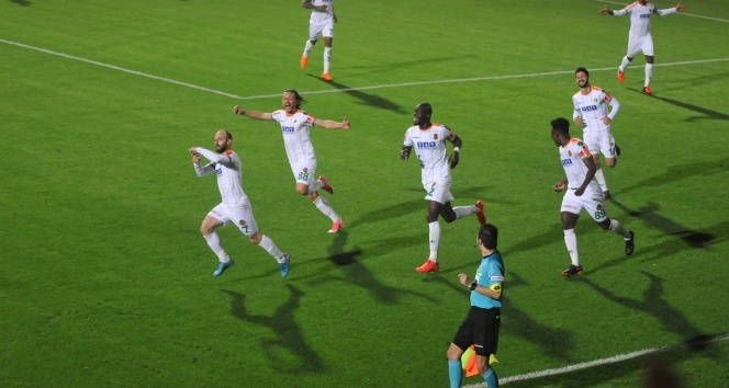 ÖZET İZLE: Alanyaspor 4-1 Başakşehir Maçı Özeti ve Golleri İzle | Alanya Başakşehir Maçı Kaç Kaç Bitti?