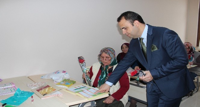 Görele’de okuma yazma öğrenene ev eşyası hediye
