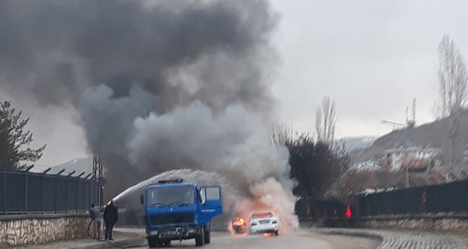 Otomobil alev alev yandı |Tunceli haberleri