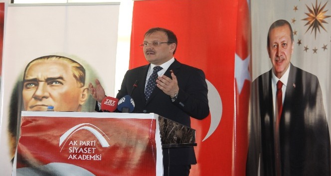 Başbakan Yardımcısı Çavuşoğlu: “Terör örgütü, ABD tarafından desteklenmek ve silahlandırılmak suretiyle Türkiye için tehdit hale getirildi”