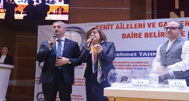 Şehit ve Gazi aileleri için yapılan konutların sahibi kura ile belirlendi