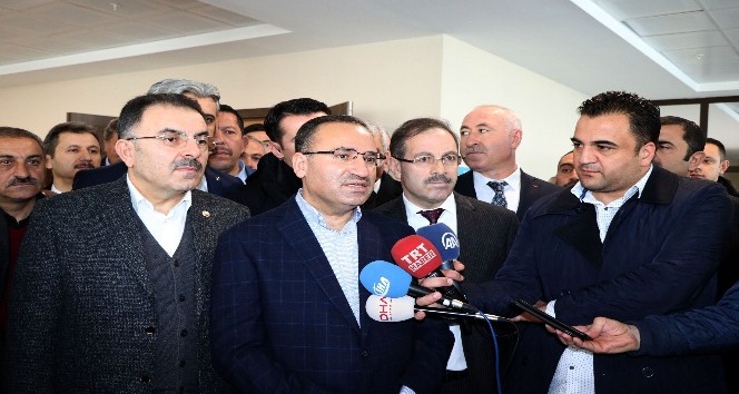 Başbakan Yardımcısı Bozdağ, "Cumhurbaşkanımızın Allah ve Resulüne olan sadakati tartışılmaz"