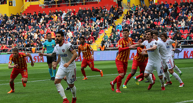 ÖZET İZLE: Kayserispor 3-2 Karabükspor Maçı Özeti ve Golleri İzle | Kayserispor Karabükspor kaç kaç bitti