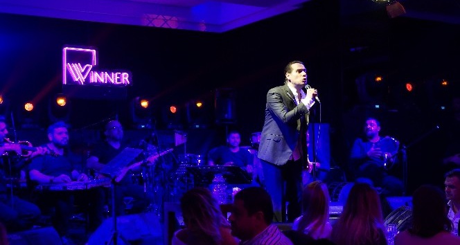 Winner’da sahne alan Linet’e çok özel doğum günü hediyesi