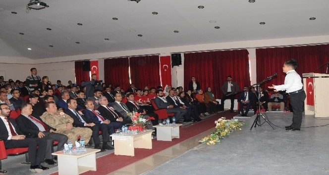 Şırnak’ta İstiklal Marşı’nın kabulü ve Mehmet Akif Ersoy’u Anma etkinliği düzenlendi