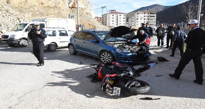 Gümüşhane’de otomobille motosiklet çarpıştı: 2 yaralı