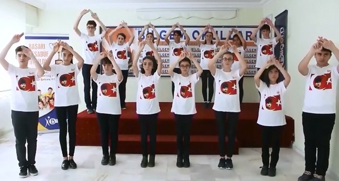 Öğrenciler İstiklal Marşı’nı işaret dili ile okudu