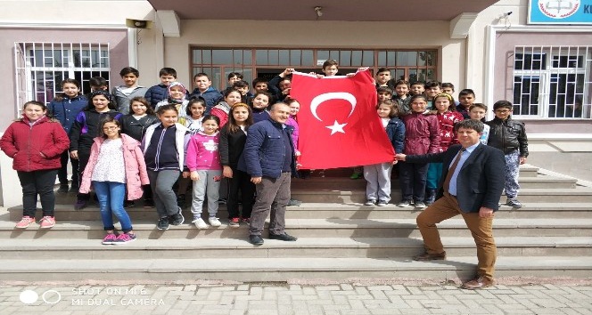 Öğrencilerden Mehmetçiğe bağış kampanyası