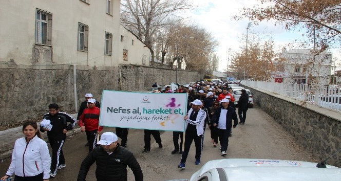 Erzurum’da ’Sağlık İçin Birlikte 10 bin Adım’ yürüyüşü