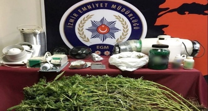İzmir’de 10 zehir taciri tutuklandı