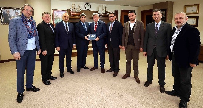 Başkan Karaosmanoğlu, “İDEV ticari hayata enerji veriyor”