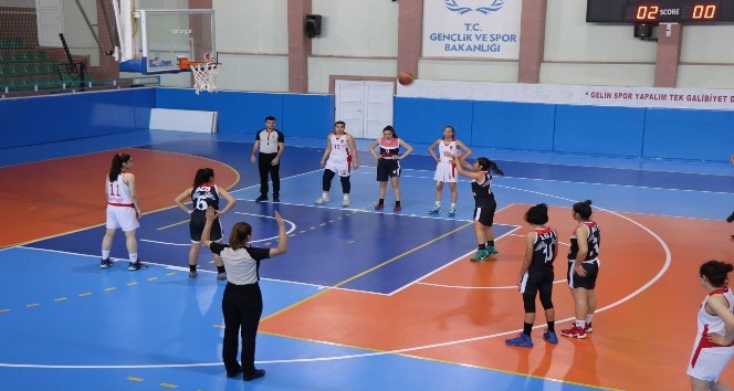 U16 kulüplerarası kız basketbol grup müsabakaları başladı