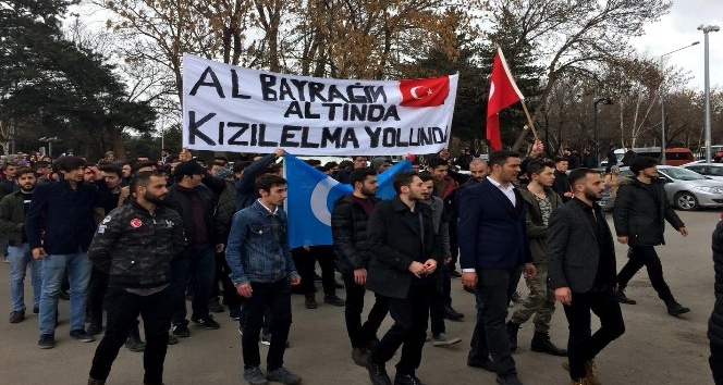 Erzurum’da binlerce üniversiteli Afrin için yürüdü