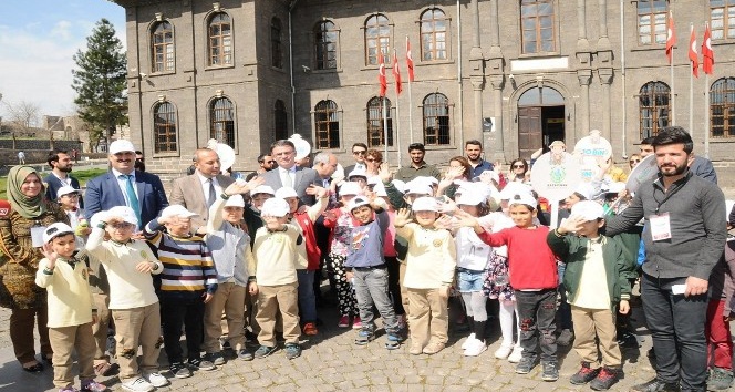 Diyarbakır’da 10 bin çocuk müze ile buluşuyor