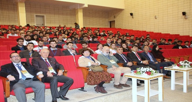 7 Aralık Üniversitesi’de Malzeme Şenliği