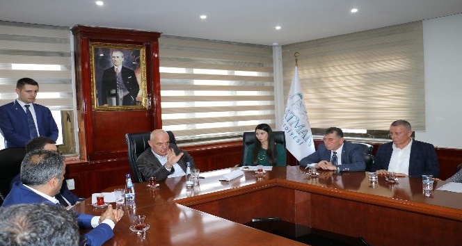 Batman Belediye Başkan Vekili Aksoy, iş adamlarının sorunlarını dinledi
