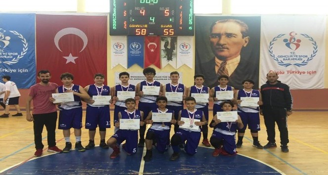 Osmaniye kız ve erkek basketbol takımları yarı finalde