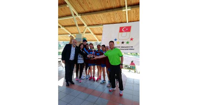 Yalova Üniversitesi Antalya’dan kupayla döndü