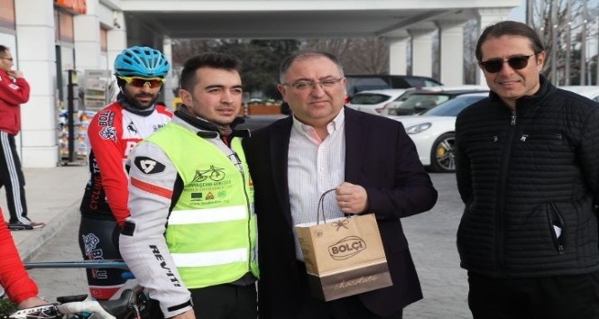 Başkan Salman, Bolulu bisikletçileri Çanakkale’ye uğurladı