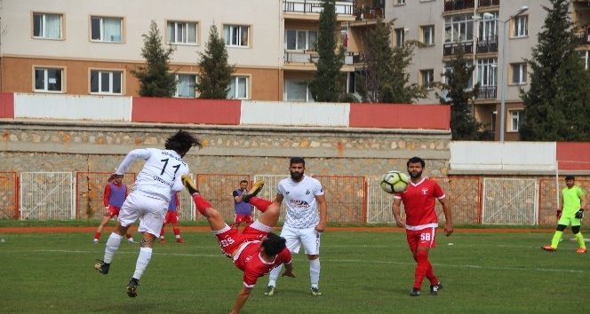 Feriköyspor 3 puanı 3 golle aldı