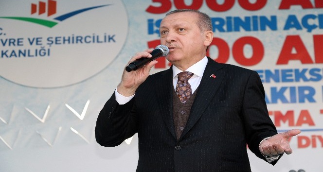 Cumhurbaşkanı Erdoğan, Sur’da temel atma törenine katıldı