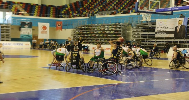 Büyükşehir Belediyesi Tekerlekli Basketbol Takımı potada liderliğini sürdürüyor