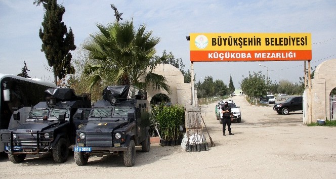 Polis PKK propagandasına mezarda bile izin vermedi
