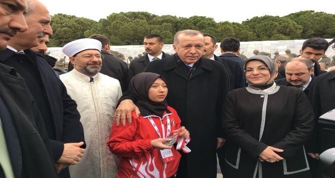 Cumhurbaşkanı Erdoğan, Erzincanlı dünya ikincisi sporcuyu tebrik etti