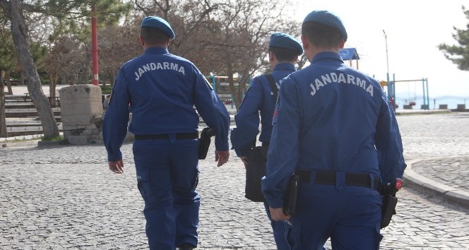 Jandarma ekipleri yeni yazlık kıyafetlerini giydi