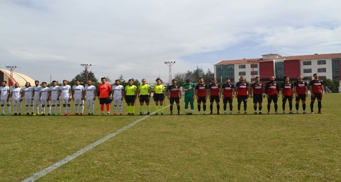 Şuhut Belediye Hisarspor Sarayköyspor’a 2-0 mağlup oldu