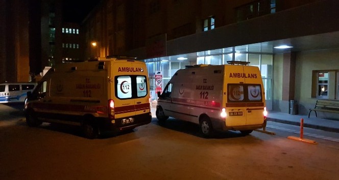 Erzincan’da motosiklet ile kamyonet çarpıştı: 1 ölü
