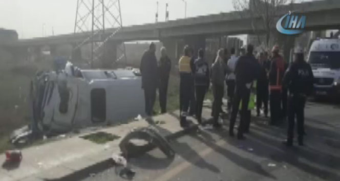 Başkent’te hafriyat kamyonu ile minibüs çarpıştı: 17 yaralı