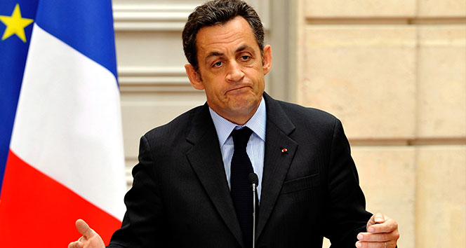 Fransa eski Cumhurbaşkanı Sarkozy, gözaltına alındı