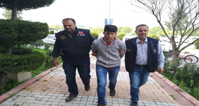 Türk bayrağına hakaret eden YPG’li tutuklandı