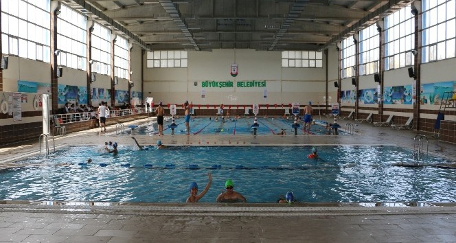 Şanlıurfa Büyükşehir Belediyesi yüzme takımından başarı