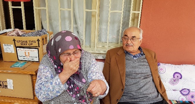 (Özel) Yaşlı çift kayıp köpekleri için gözyaşı döküyor