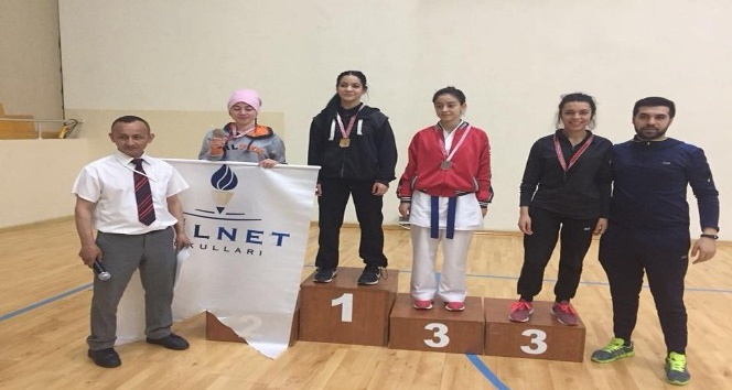 Diyarbakır Bilfen-Bilnet öğrencileri karatede 5 madalya aldı